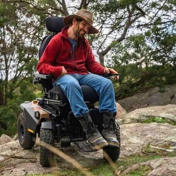 Outback carrozzina elettronica fuoristrada (1)